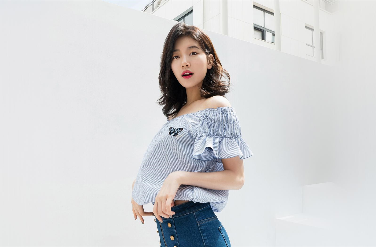 刚离婚不久的美少 妇长的很漂亮 bb就黑了一点 不过干起来挺带劲